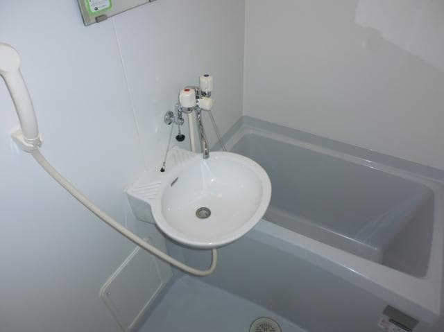 Room image 8