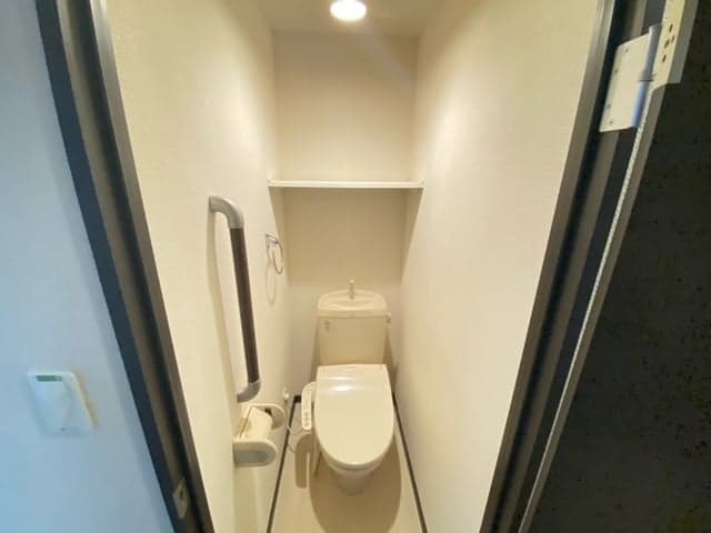 Room image 8