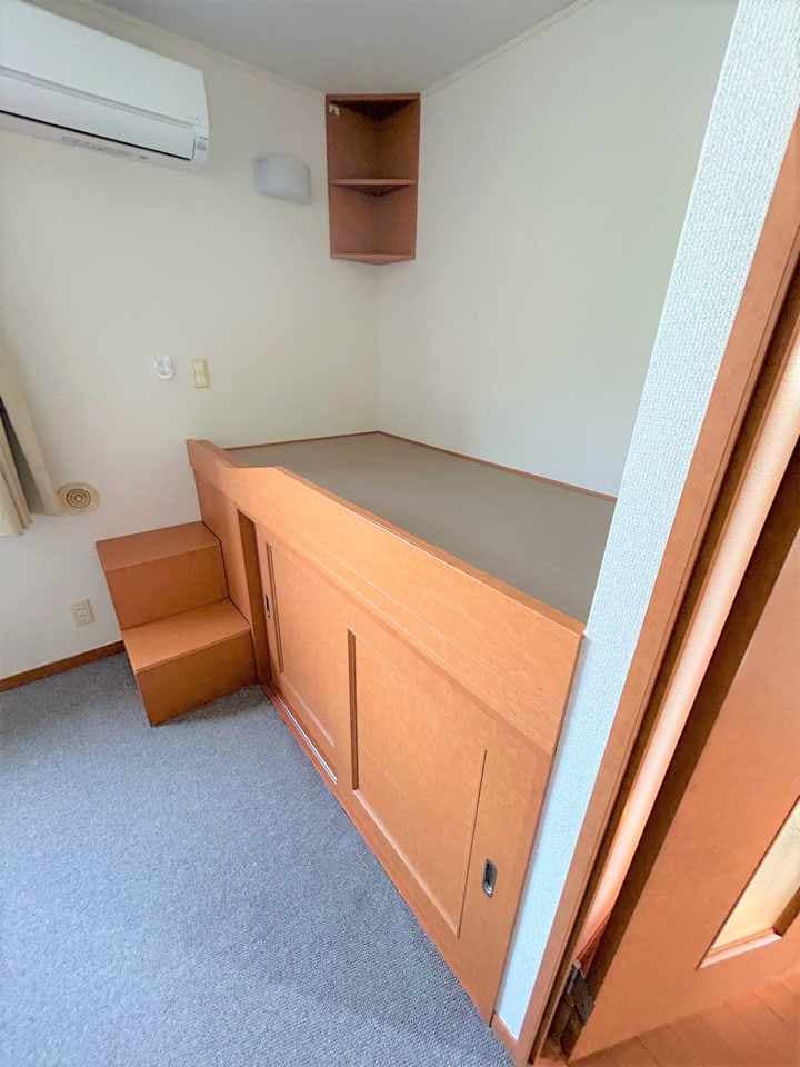 Room image 8