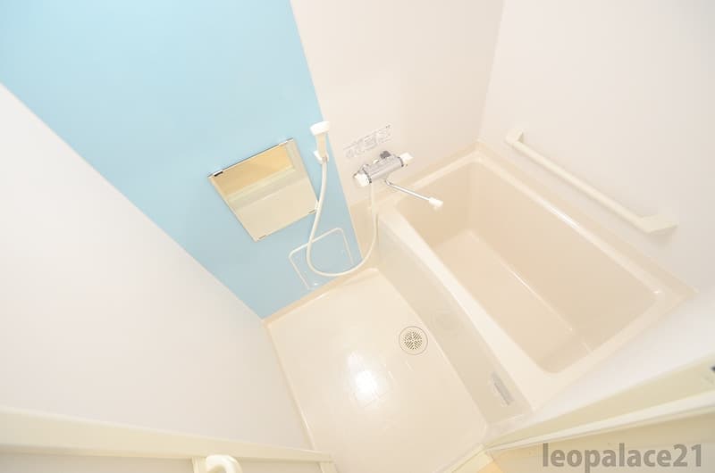 Room image 10