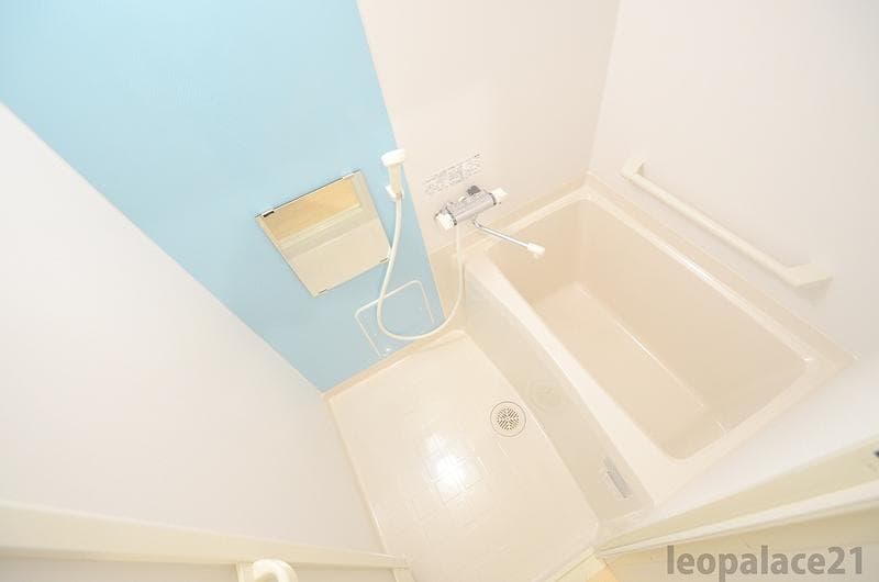 Room image 10