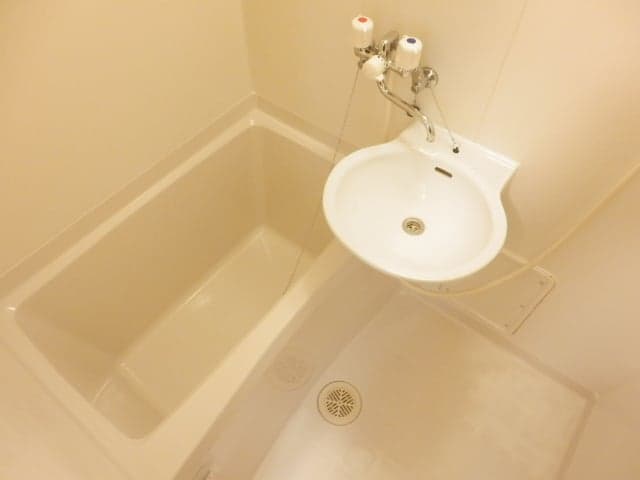 Room image 15