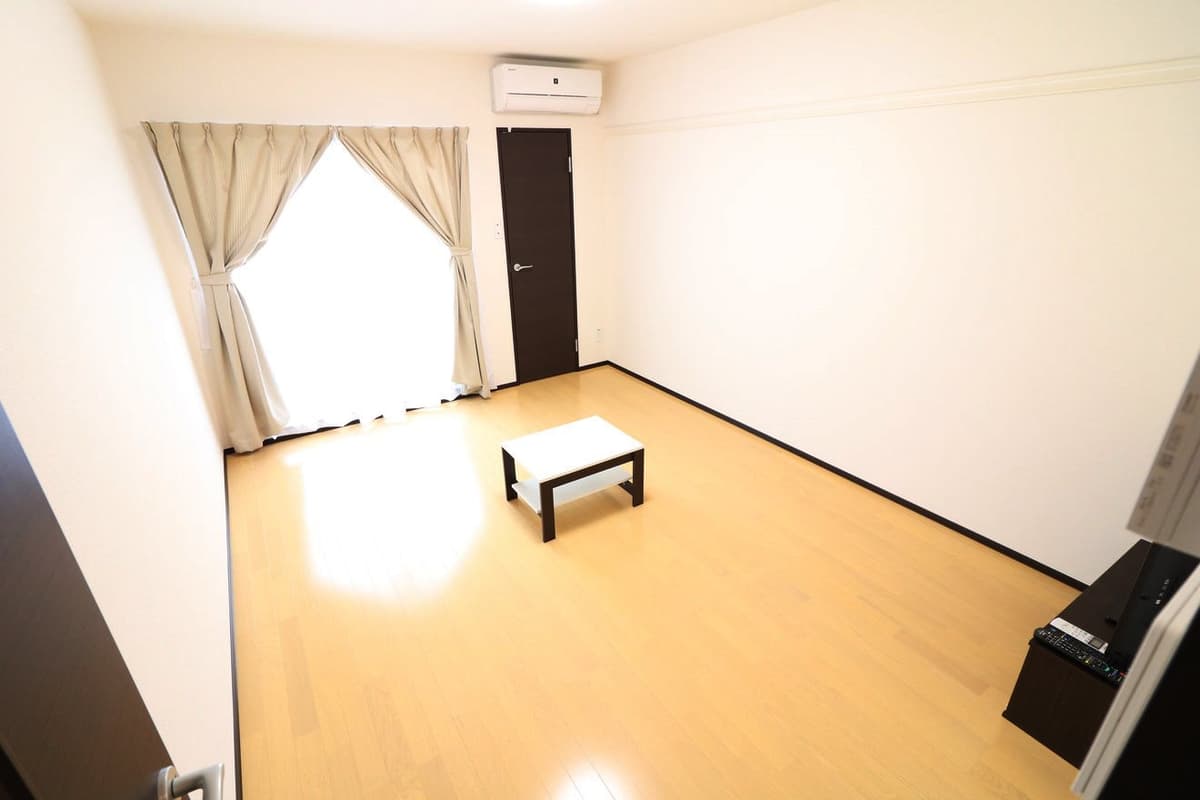 Preview interior of LEONEXT Taka II