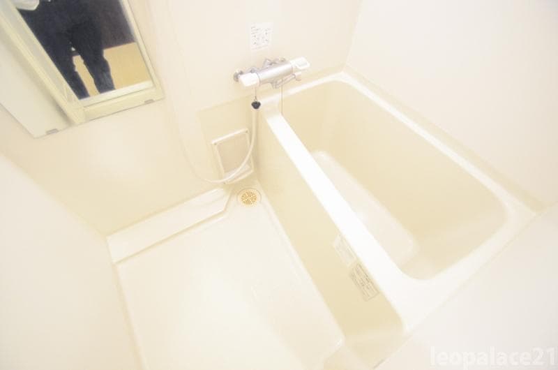 Room image 12