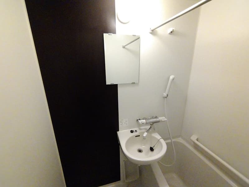 Room image 11