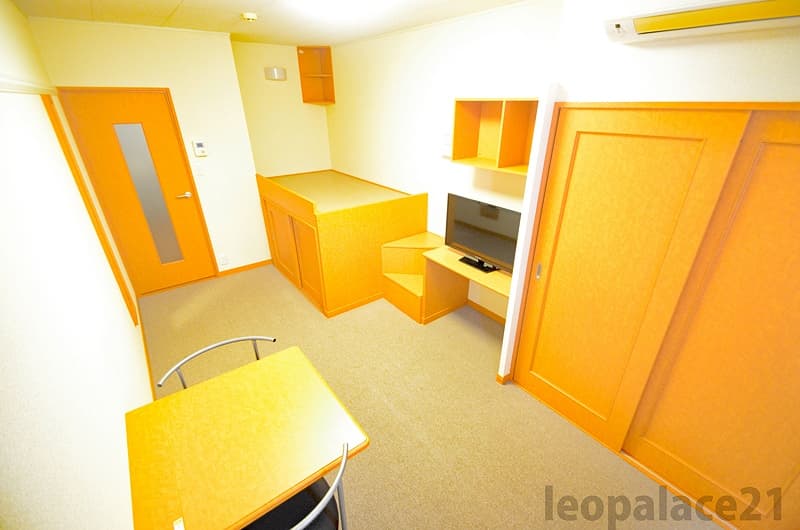 Preview interior of leopalace cross wing