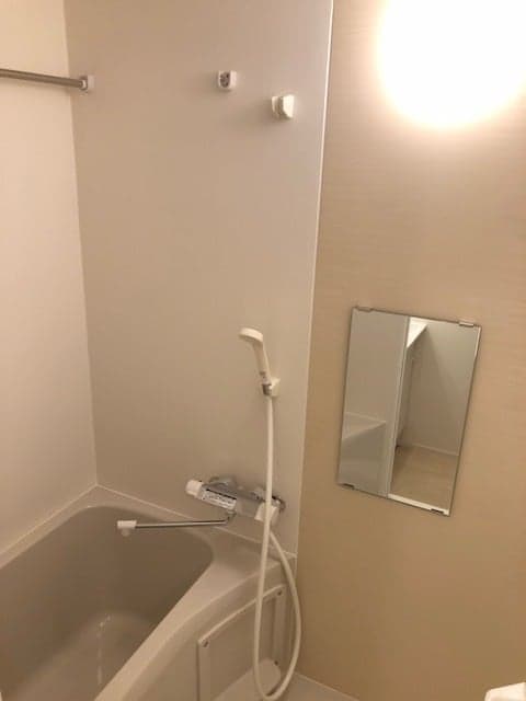 Room image 8