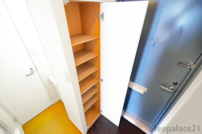 Room image 11