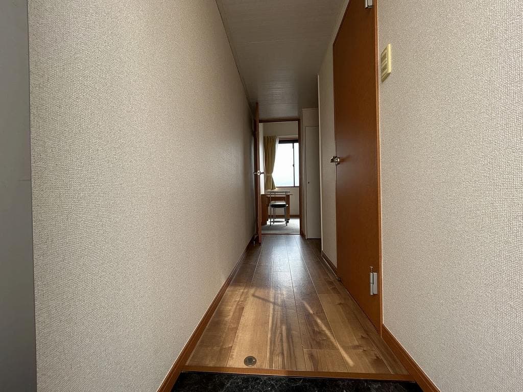 Room image 14