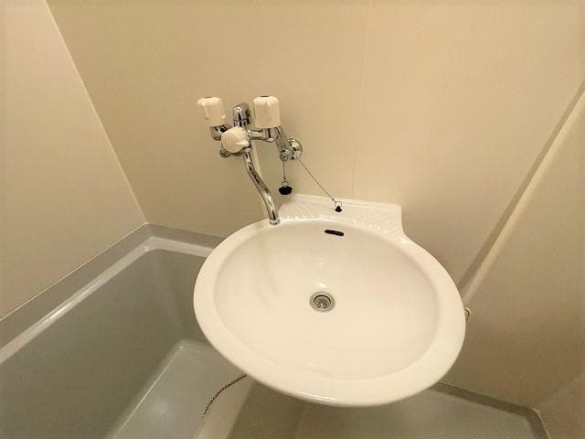Room image 8