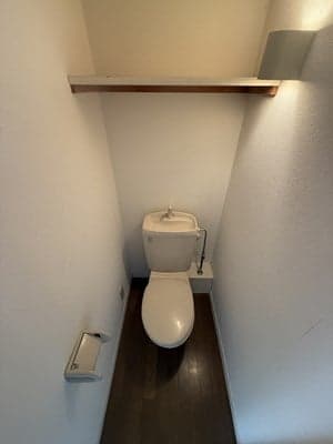 Room image 16