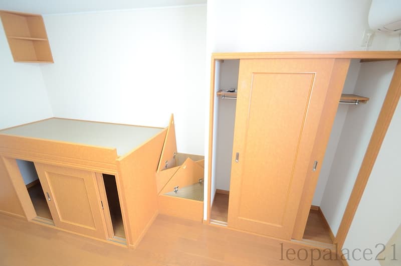 Room image 11