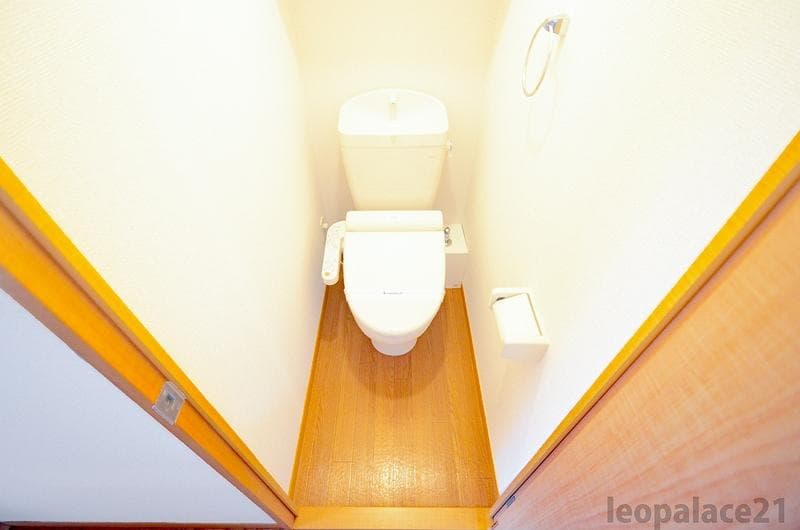 Room image 10