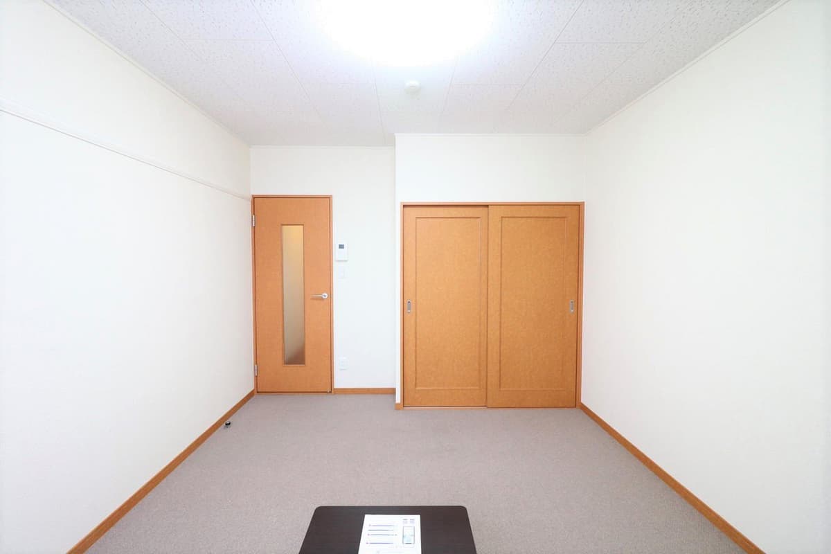Room image 12