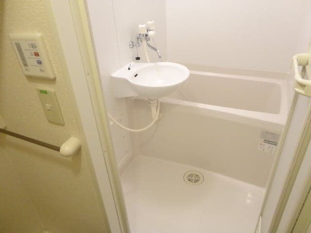 Room image 9