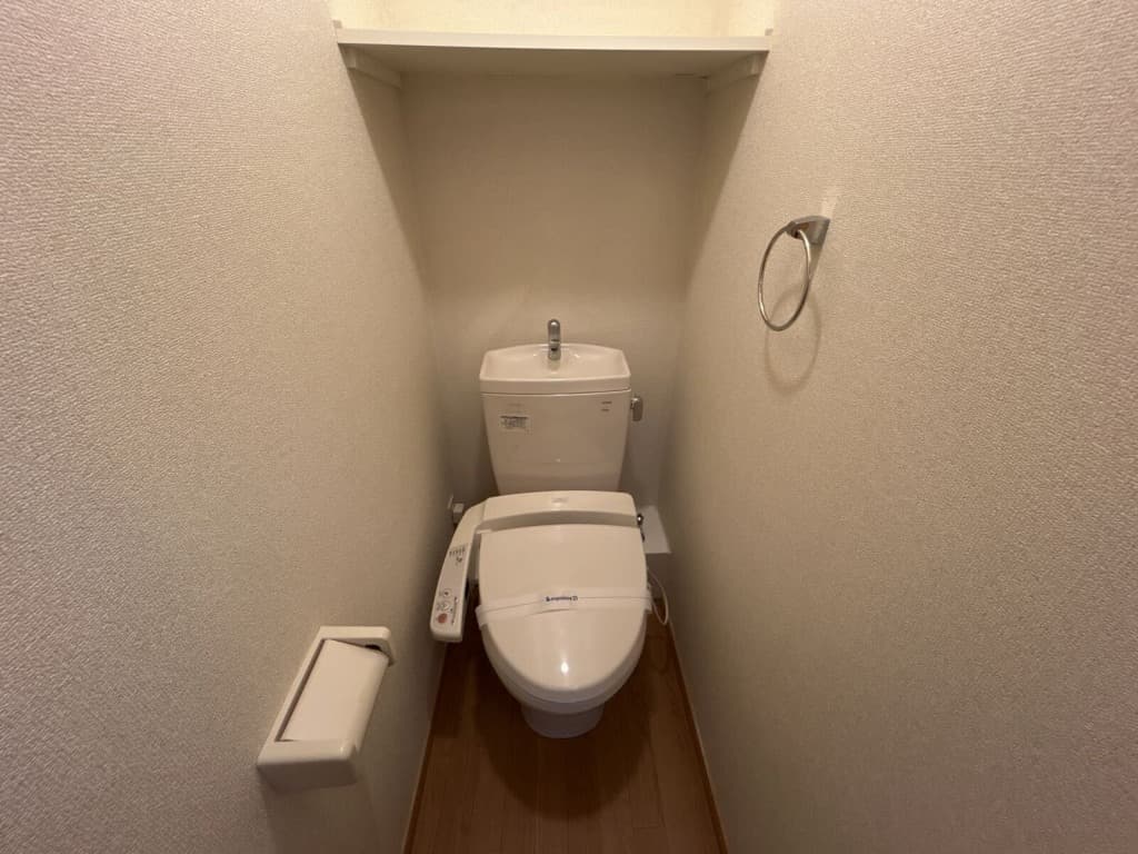 Room image 8