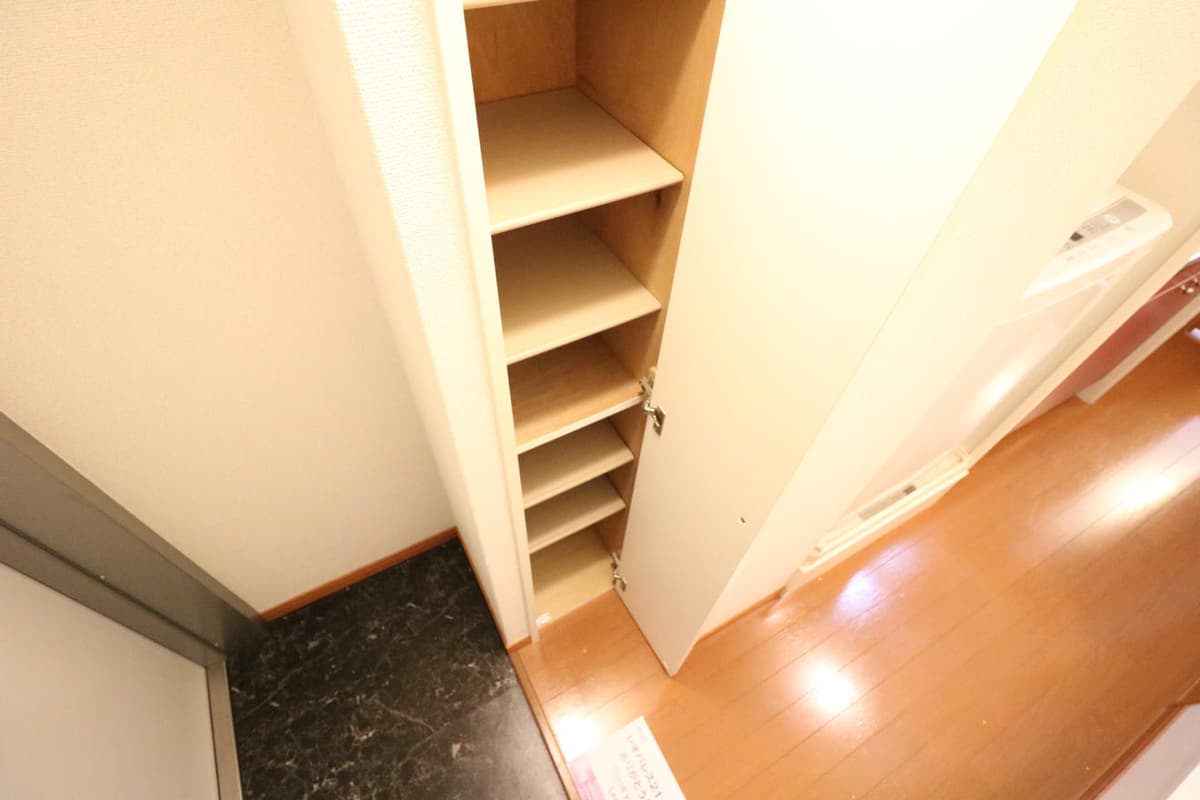 Room image 13