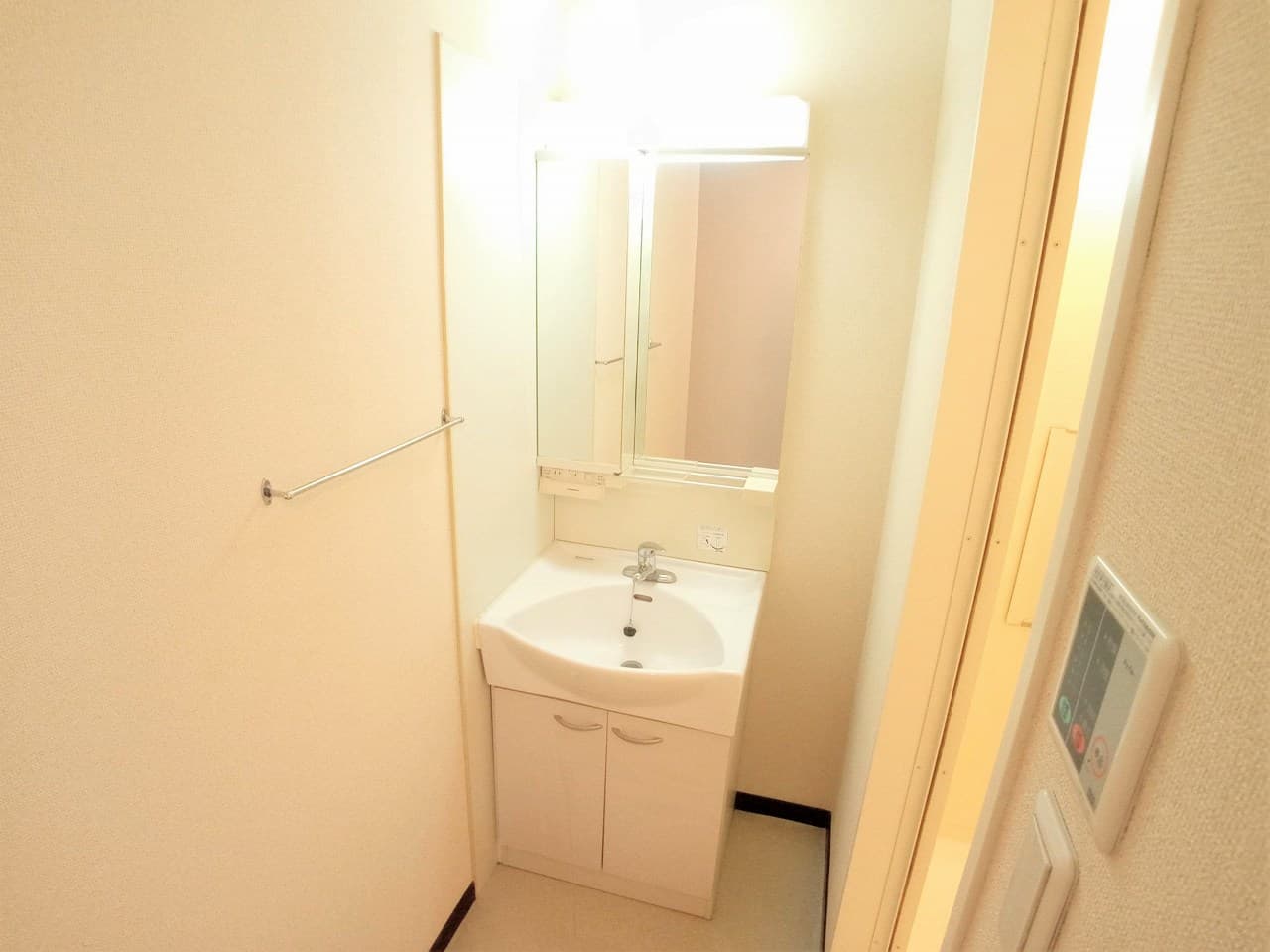 Room image 14