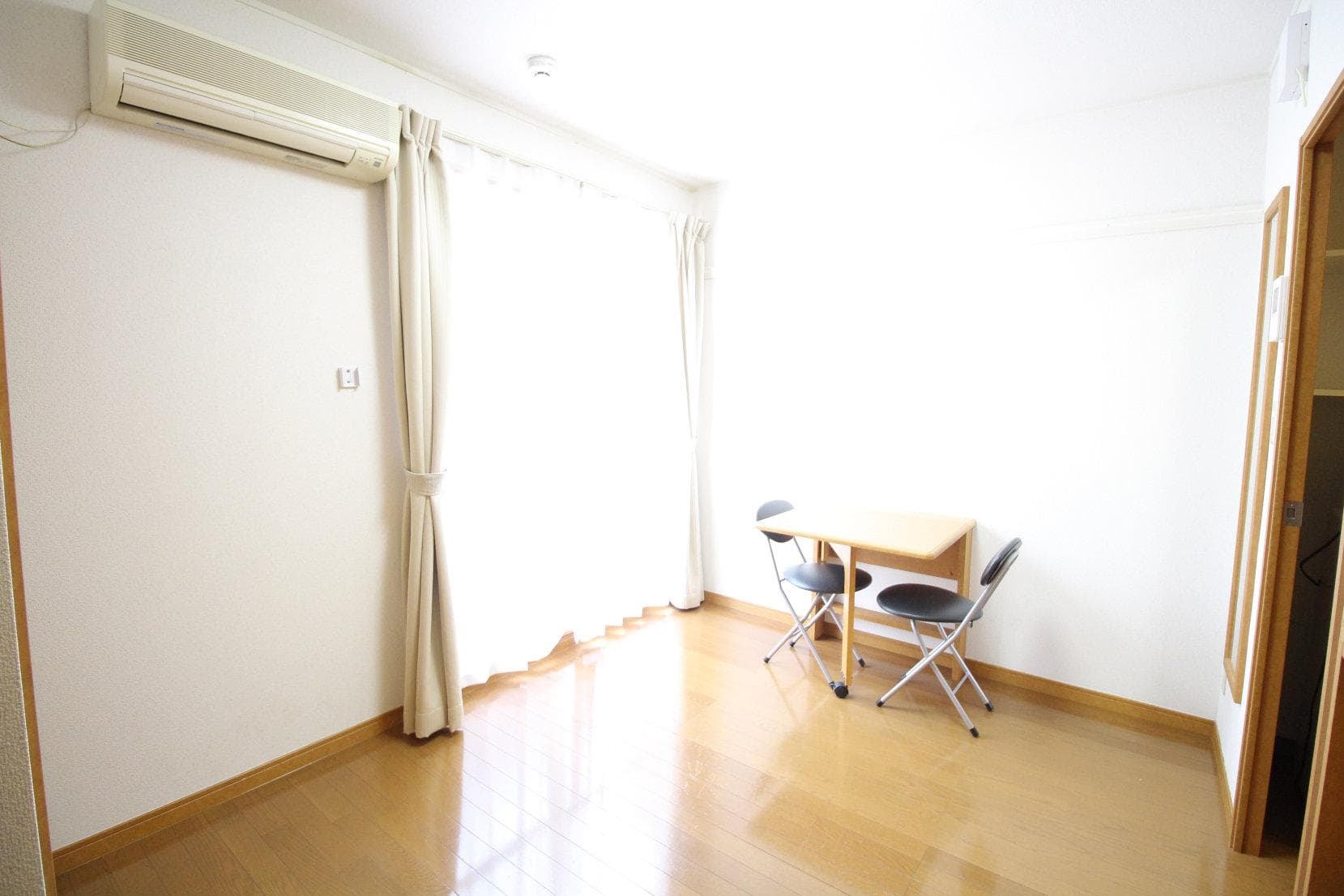 Preview interior of leopalace Yamasaka