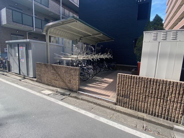Room image 15