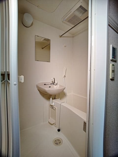 Room image 16