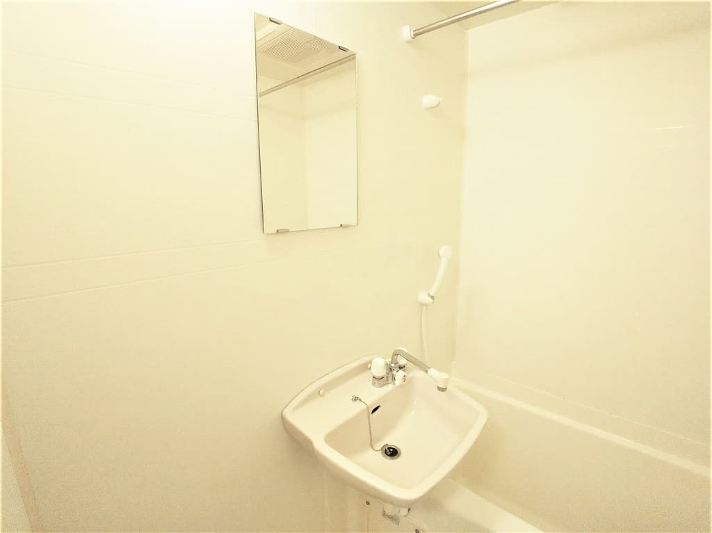 Room image 13