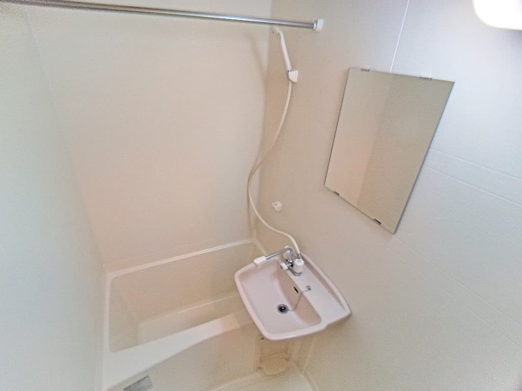 Room image 8