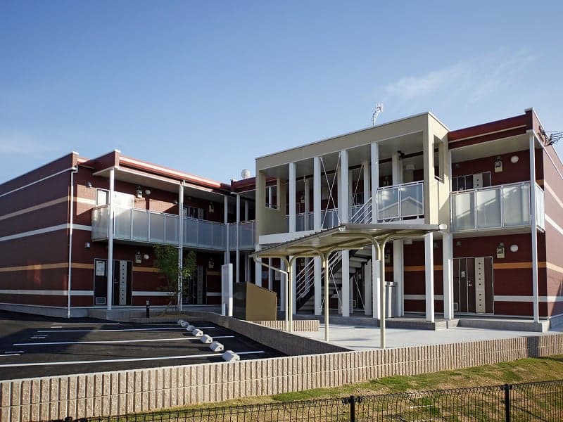 Main exterior of LEONEXT TRY