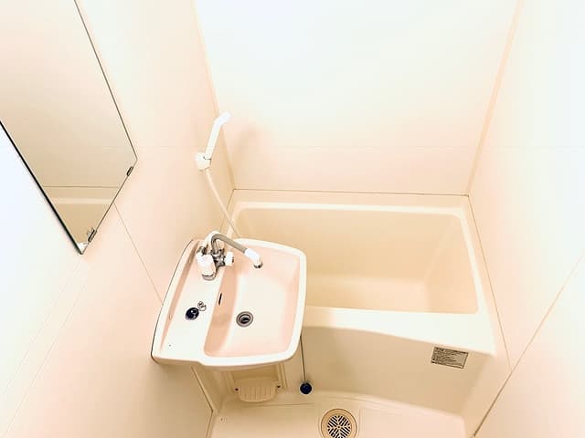 Room image 11