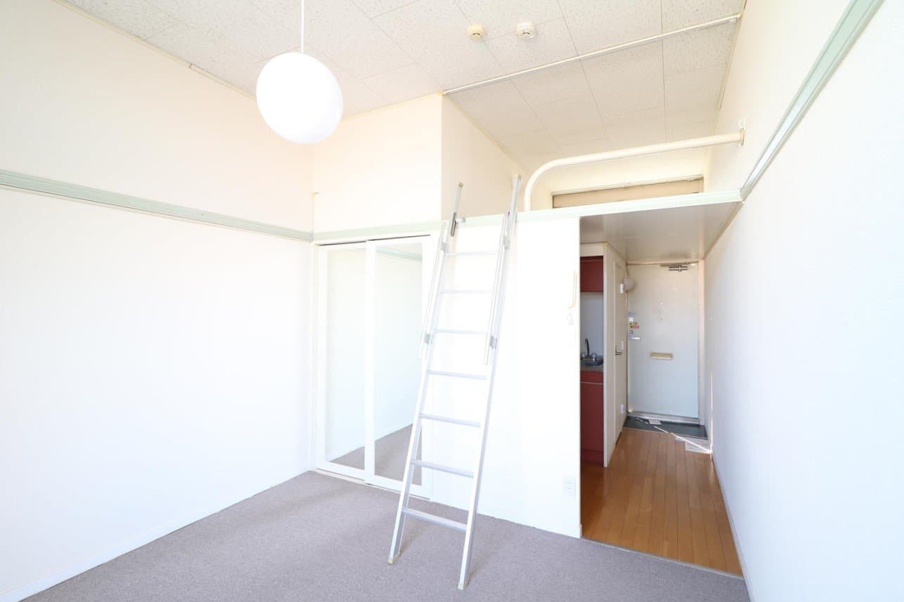 Room image 8