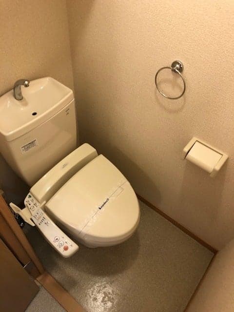Room image 8