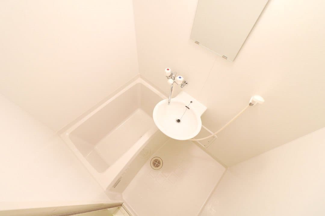 Room image 13