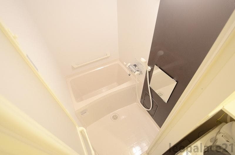 Room image 11