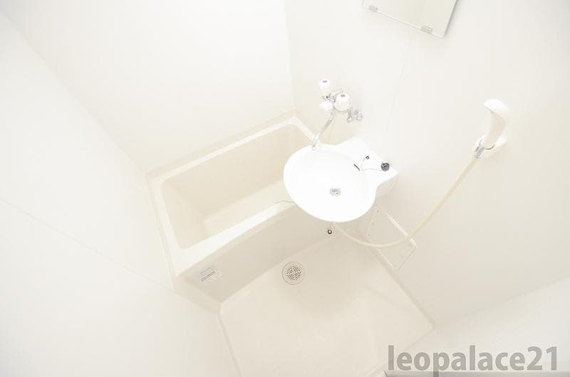 Room image 9