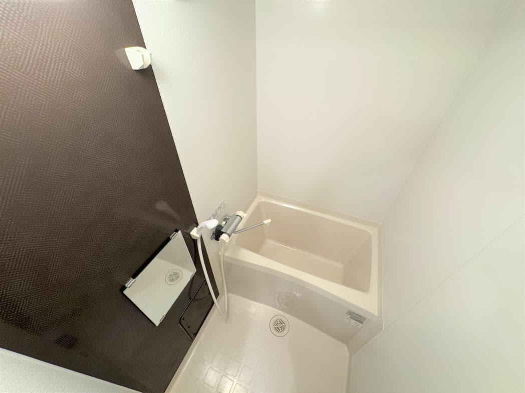 Room image 13