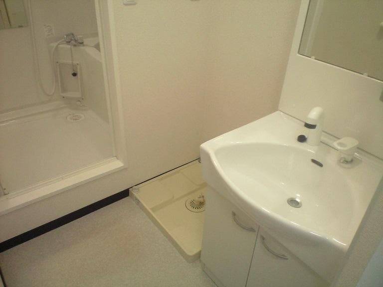 Room image 15