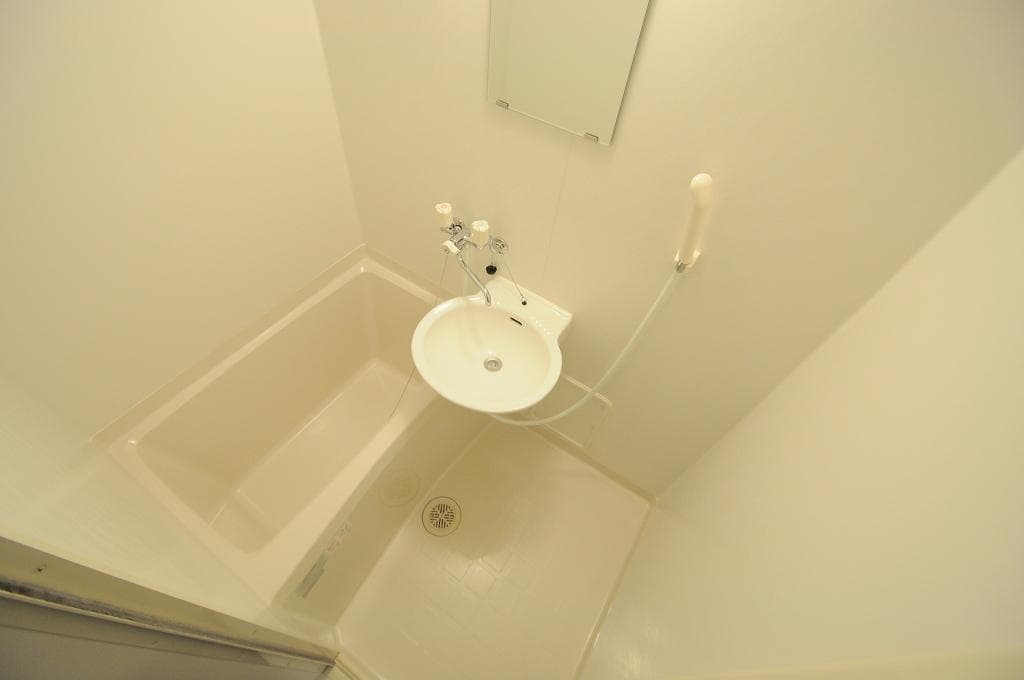 Room image 9