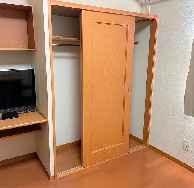 Room image 8