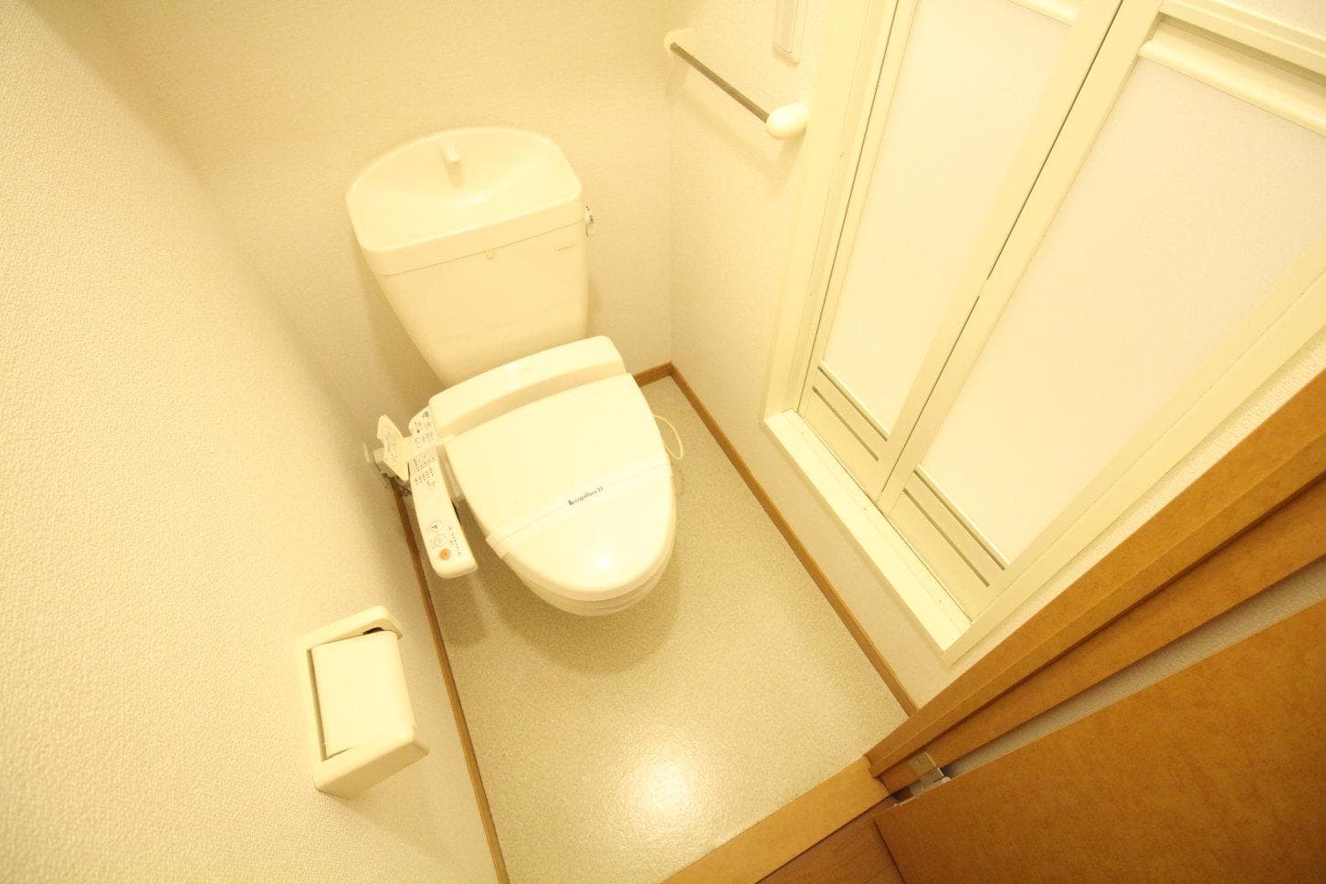 Room image 8