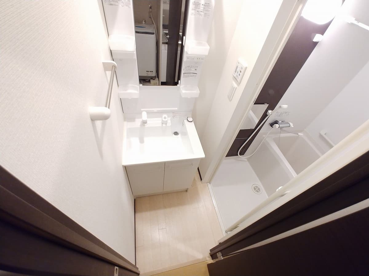 Room image 8
