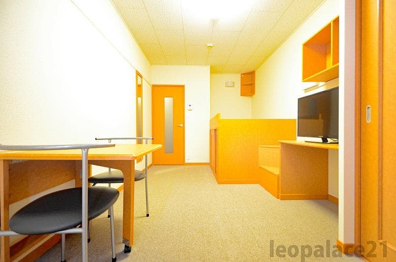 Preview interior of leopalace cross wing