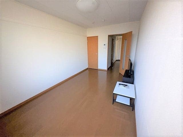 Room image 12