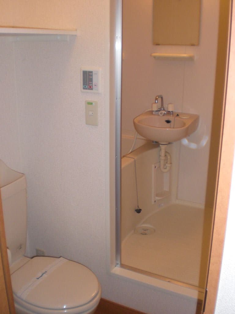 Room image 8