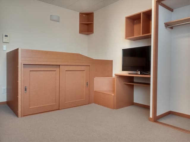 Room image 8