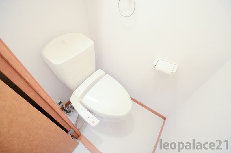 Room image 10