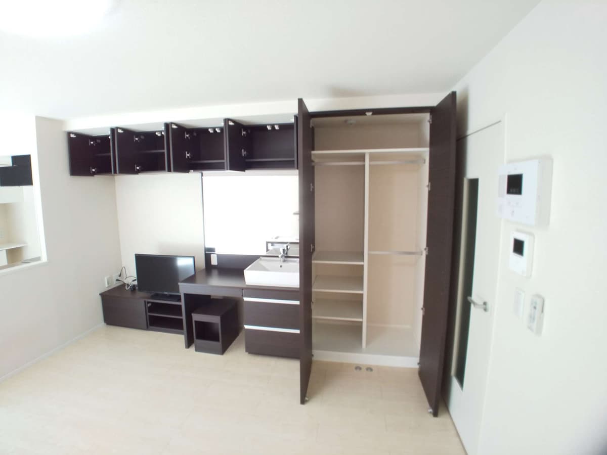 Room image 12