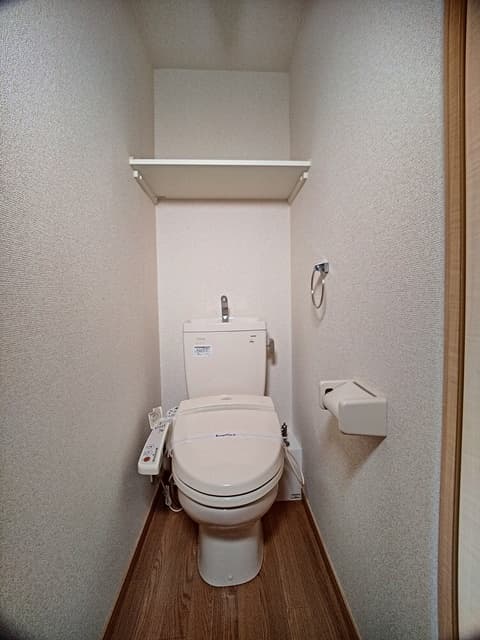 Room image 15