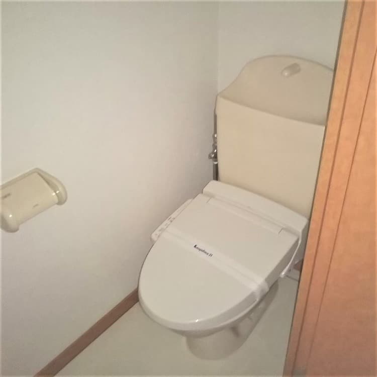 Room image 13