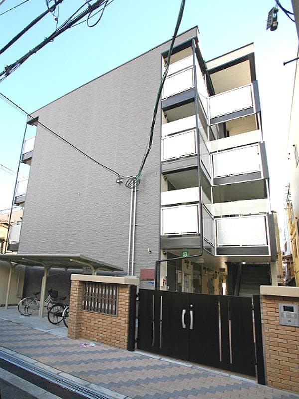 Main exterior of leopalace Eirakuso