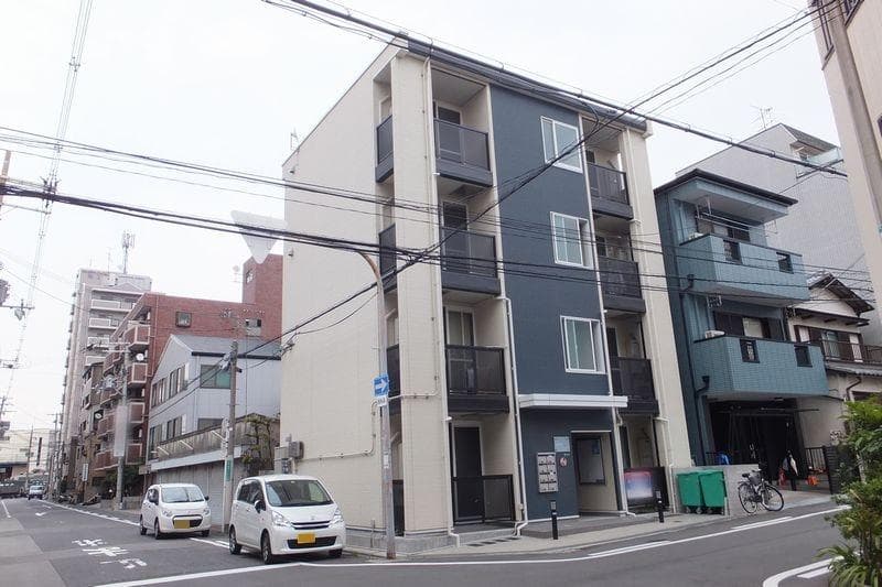 Main exterior of LEONEXT Miraku ZERO